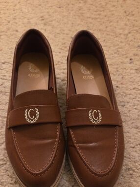 Chaps Tan/Brown Leather Loafers with Gold Crest Emblem